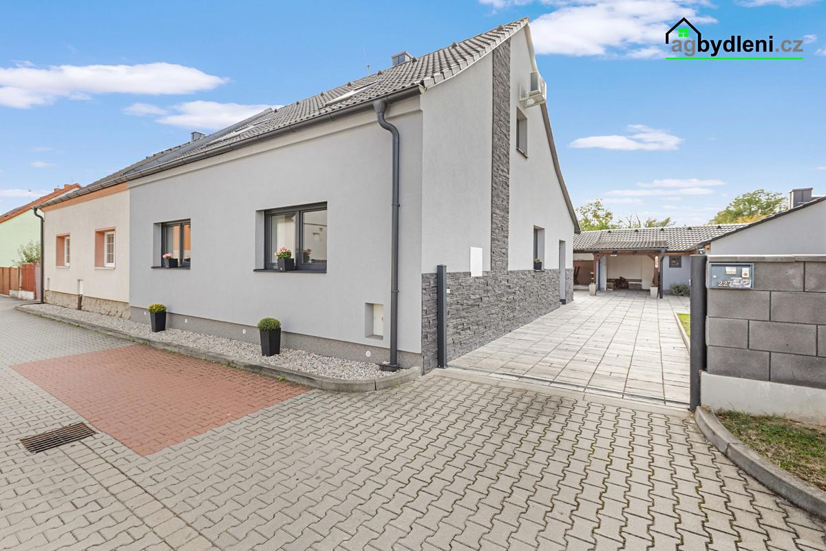 Prodej rodinného domu 140 m², pozemek 355 m² – fotografie 2