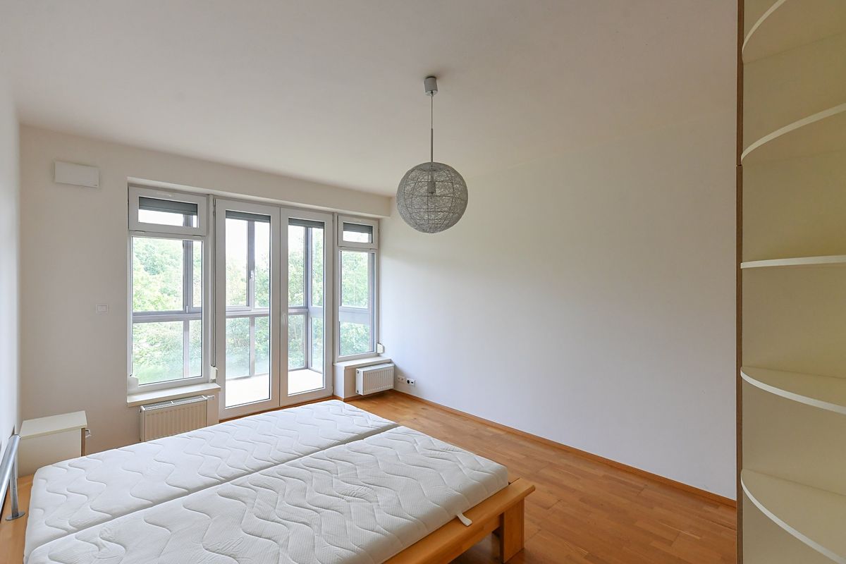 Pronájem bytu 4+kk 105 m² – fotografie 4