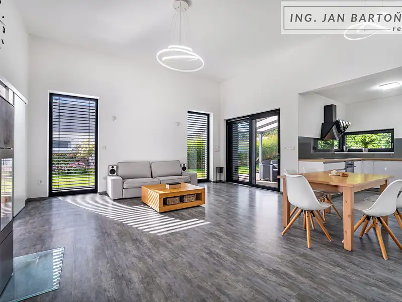 Pronájem rodinného domu 115 m², pozemek 626 m², Jihlava – náhled fotky 2