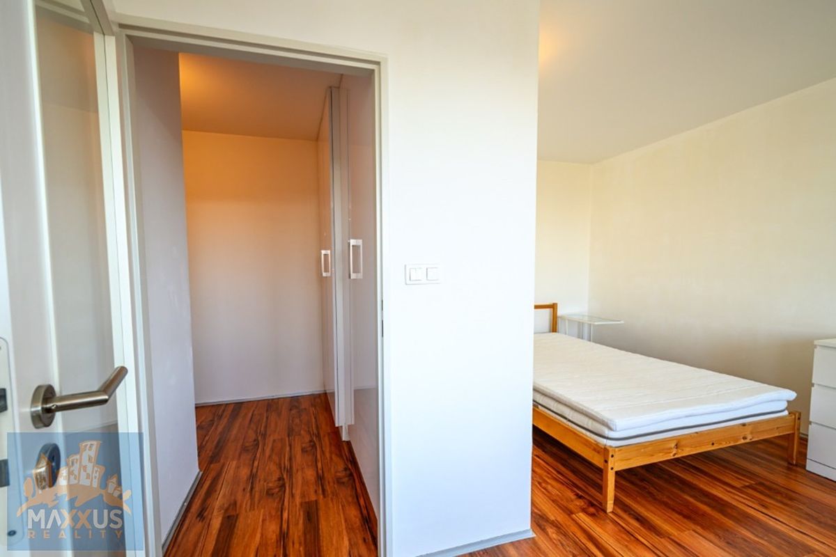 Pronájem bytu 1+kk 37 m² – fotografie 5