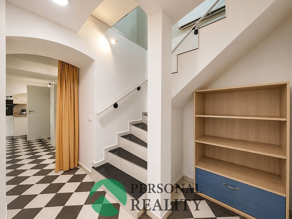 Pronájem kanceláře 58 m² – fotografie 4