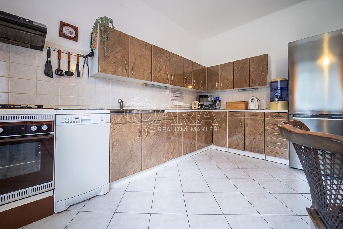 Prodej rodinného domu 180 m², pozemek 638 m² – fotografie 5
