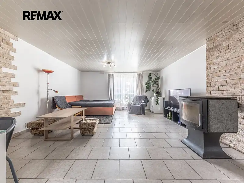 Prodej rodinného domu 160 m², pozemek 338 m², Tuřany – náhled fotky 2