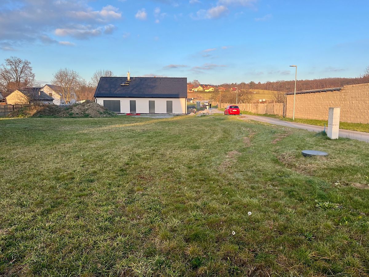 Prodej stavebního pozemku 800 m² – fotografie 5
