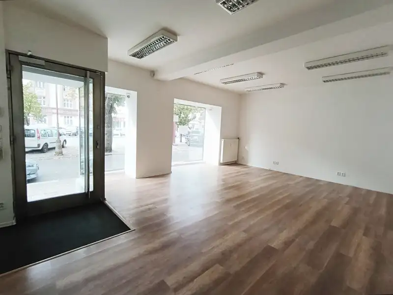 Pronájem obchodního prostoru 90 m², Hradec Králové – náhled fotky 3