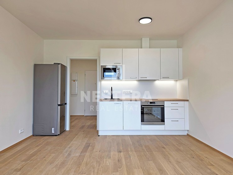 Pronájem bytu 1+kk, 32 m² (6 z 18)
