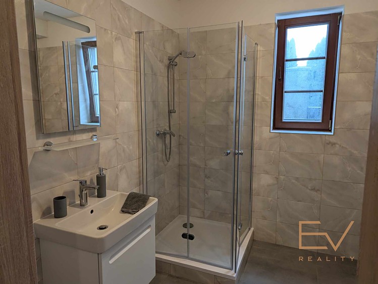 Pronájem bytu 2+kk, 58 m² (8 z 11)