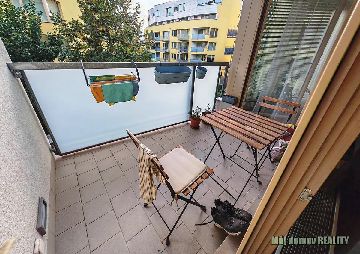 Pronájem bytu 2+kk 58 m² – fotografie 2