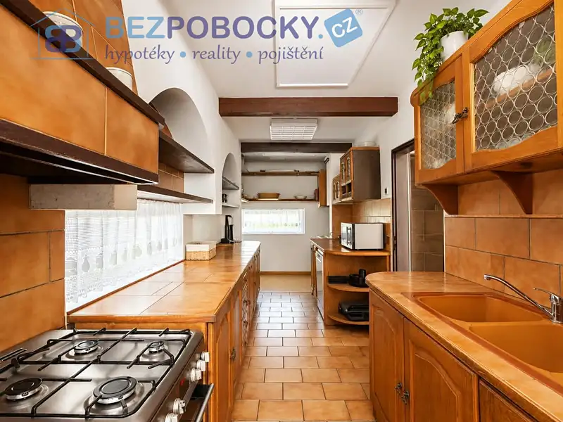 Prodej rodinného domu 243 m², pozemek 2575 m², Mladá Boleslav – náhled fotky 3