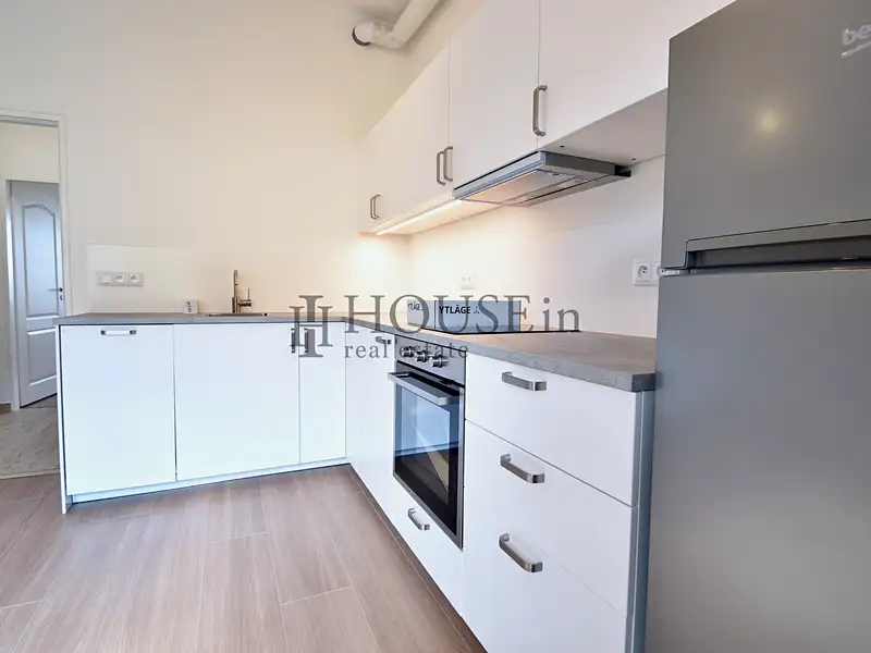 Pronájem bytu 2+kk 37 m², Praha – náhled fotky 2