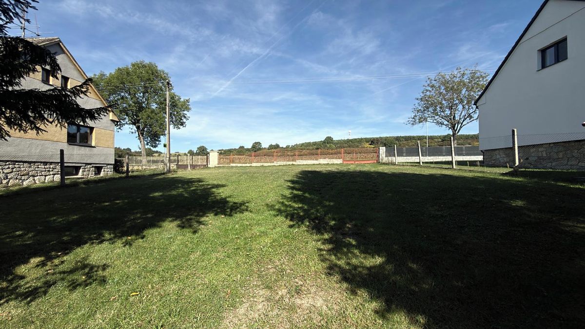 Prodej stavebního pozemku 10094 m² – fotografie 2