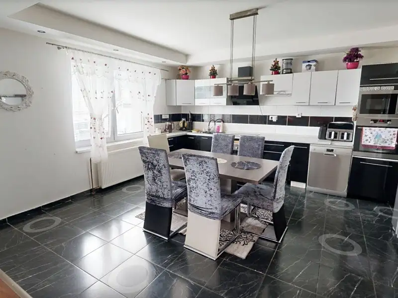 Prodej rodinného domu 125 m², pozemek 419 m², Nymburk – náhled fotky 3