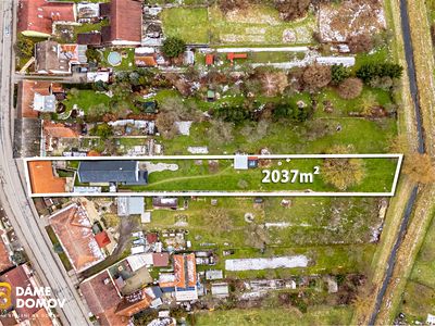 Prodej rodinného domu 225 m², pozemek 2037 m²