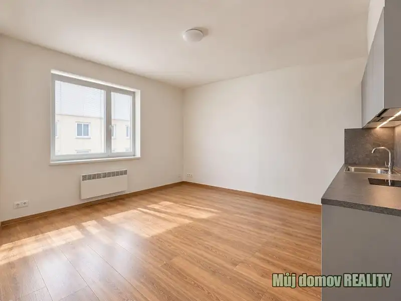 Prodej bytu 1+kk 29 m², Praha – náhled fotky 2