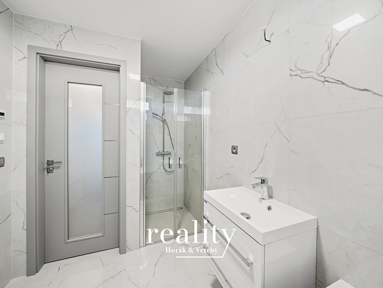 Квартира 4+kk в оренду, 127 м² (9 з 34)