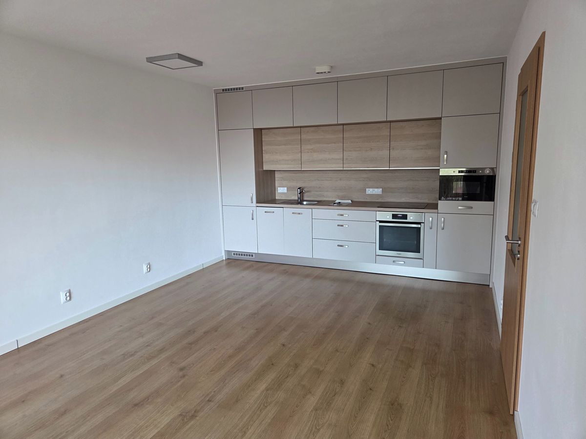 Pronájem bytu 2+kk 50 m² – fotografie 5
