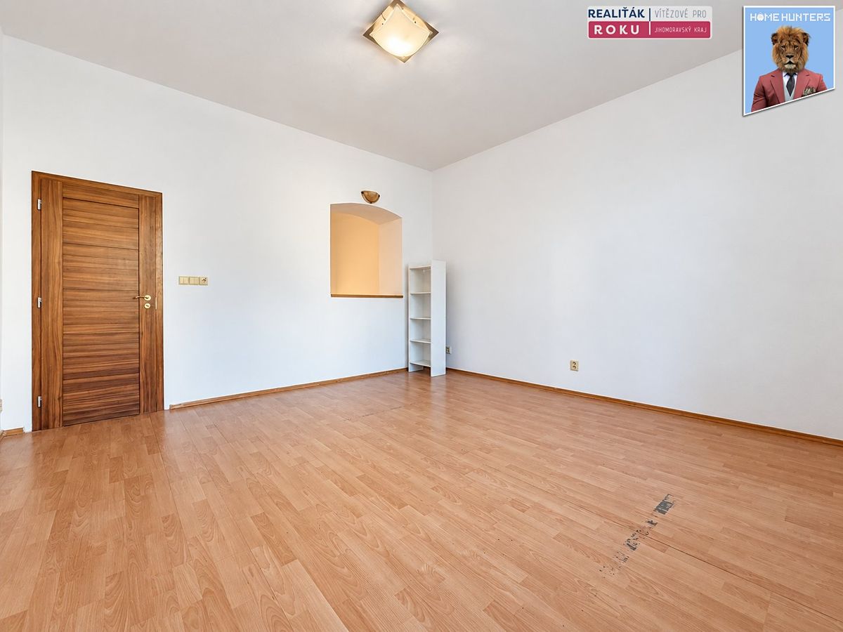 Pronájem bytu 2+kk 39 m² – fotografie 3