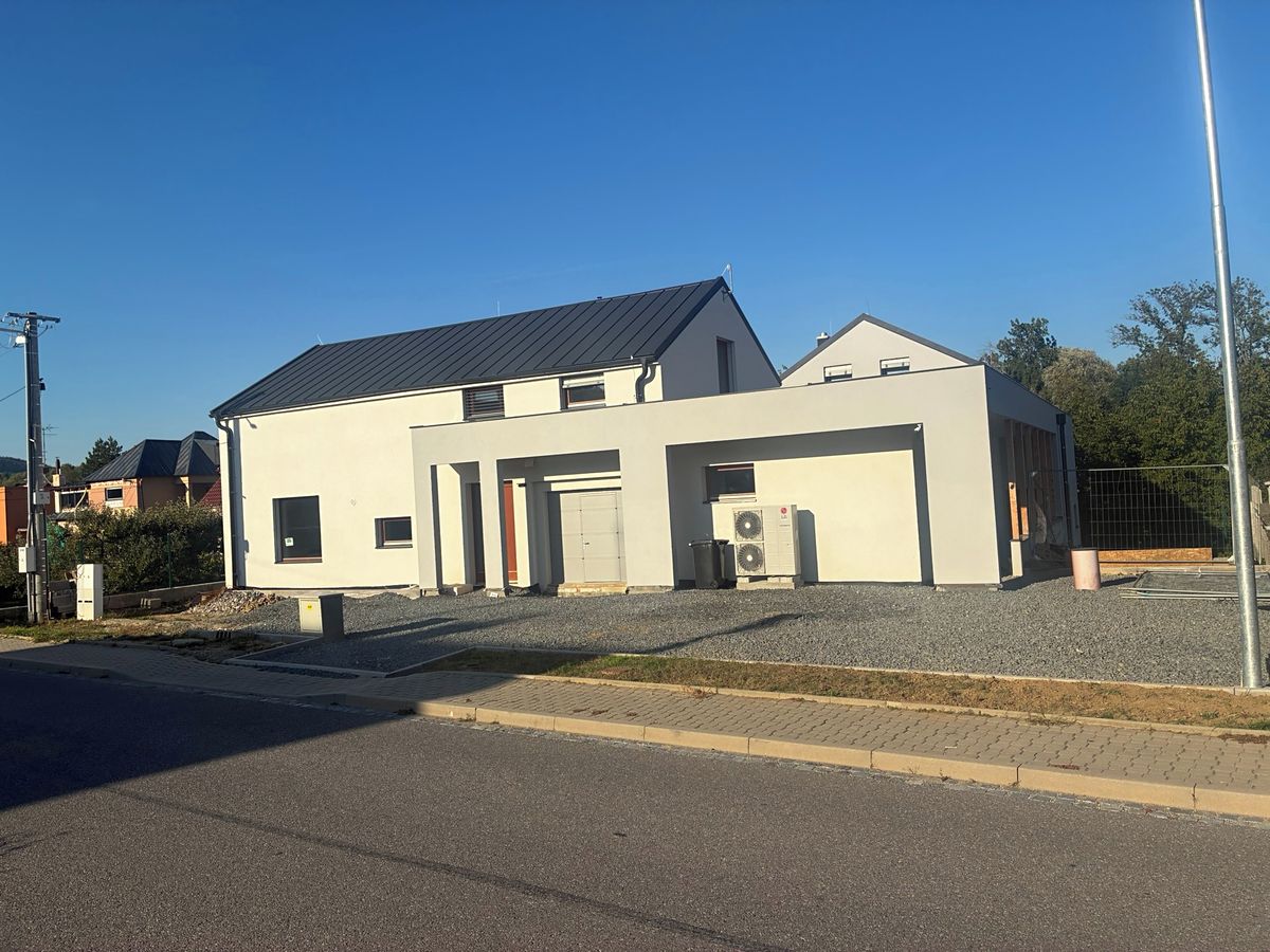 Pronájem bytu 4+kk 128 m² – fotografie 2