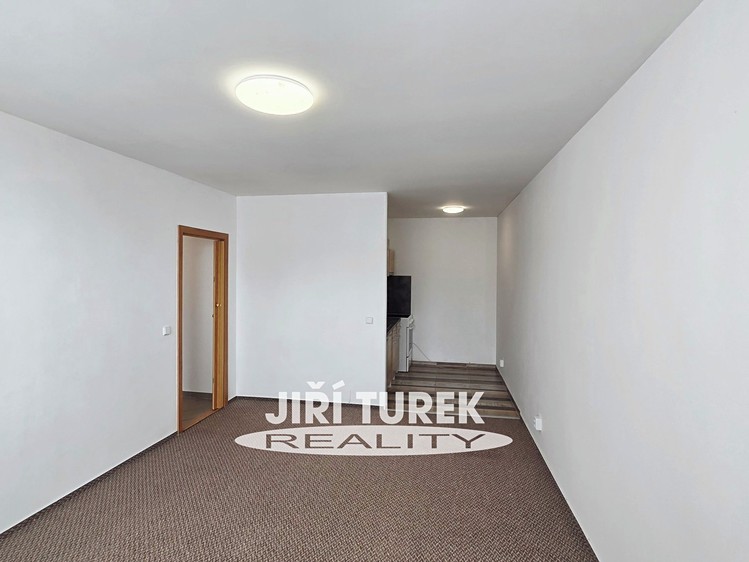 Pronájem bytu 2+kk, 47 m² (3 z 11)
