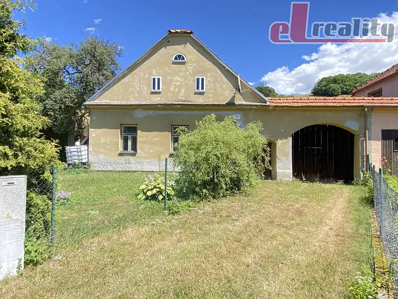 Prodej rodinného domu 704 m², pozemek 591 m², Střítež nad Ludinou – náhled fotky 1
