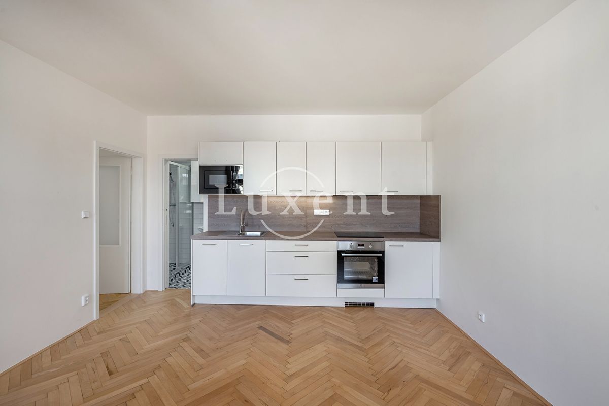 Pronájem bytu 2+kk 42 m² – fotografie 2