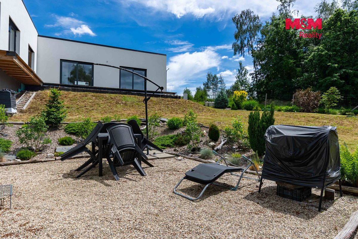 Prodej rodinného domu 160 m², pozemek 1495 m² – fotografie 2