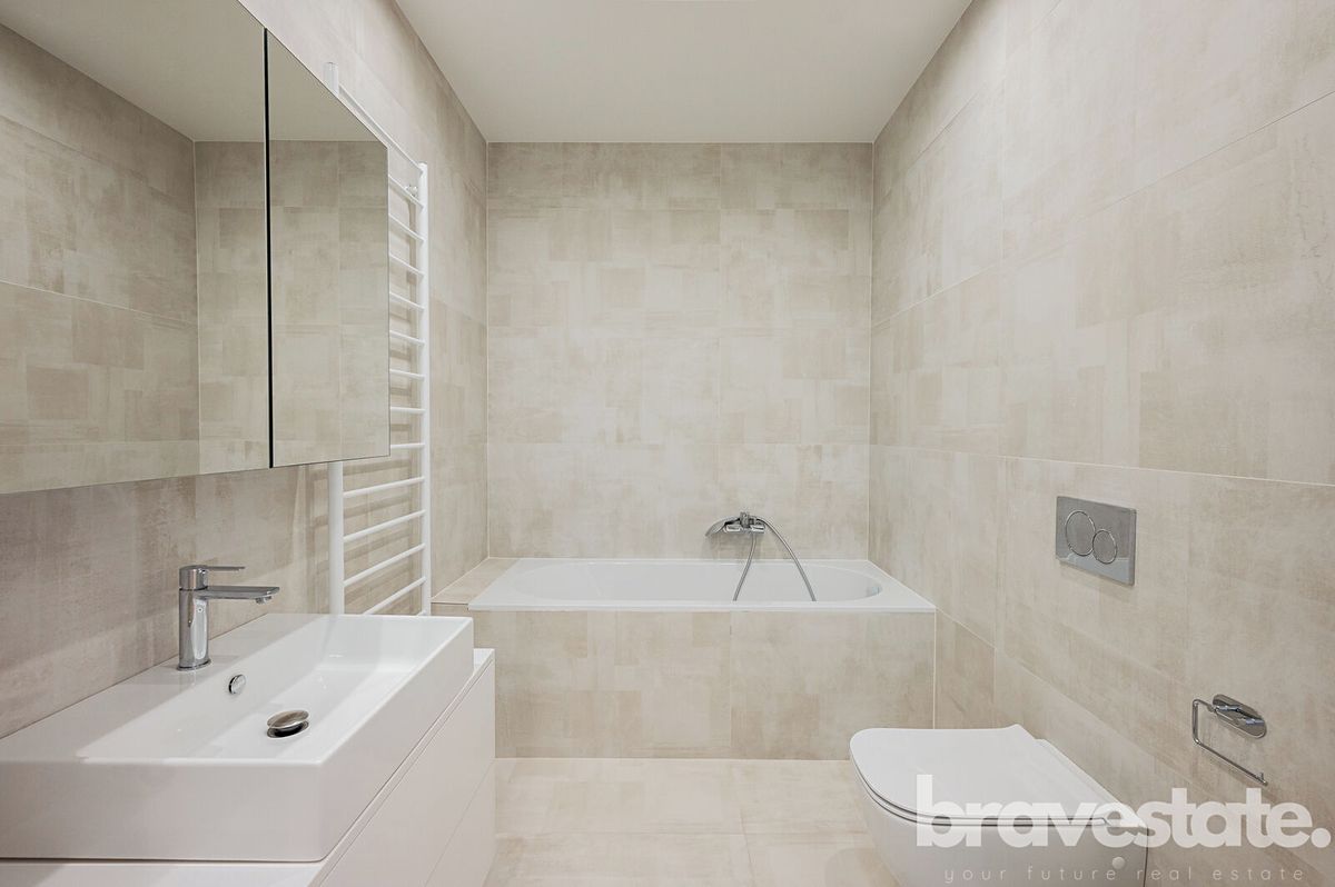 Pronájem bytu 4+kk 124 m² – fotografie 2