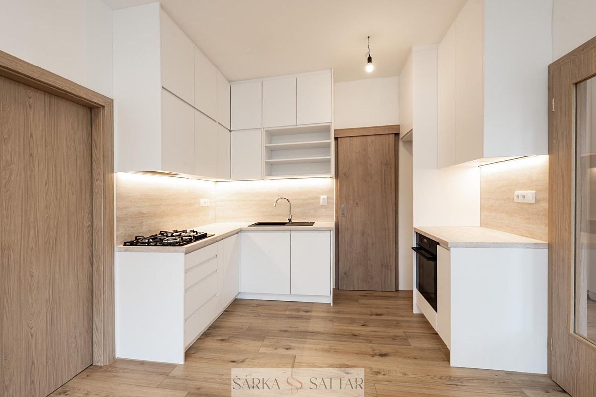 Pronájem bytu 2+kk 48 m² – fotografie 2