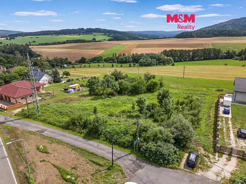 Prodej stavebního pozemku 4052 m², Komárov – náhled fotky 1