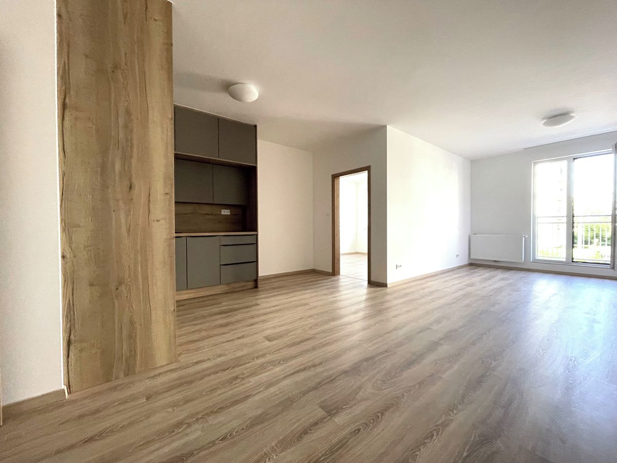 Pronájem bytu 2+kk 65 m² – fotografie 2