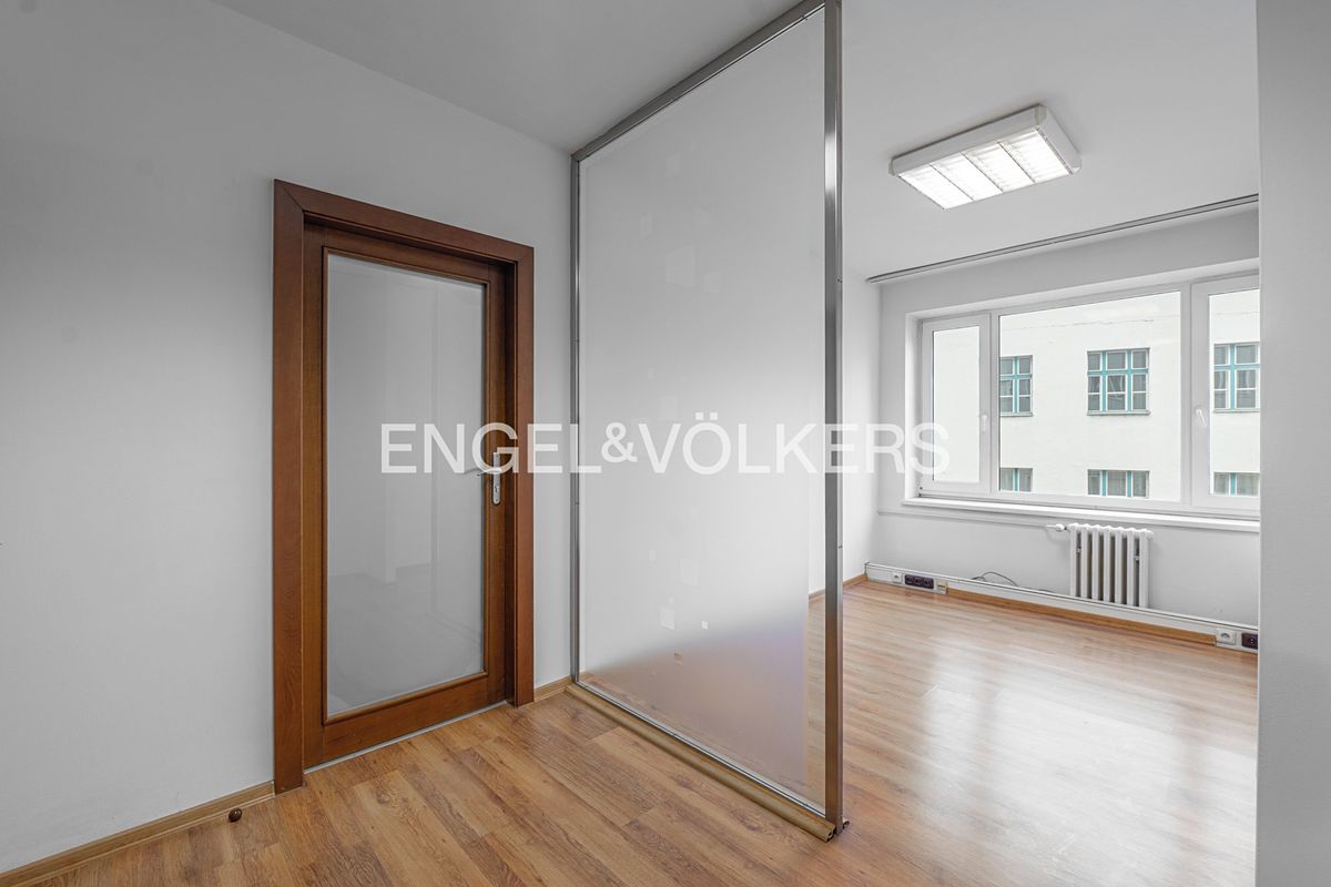 Pronájem kanceláře 40 m² – fotografie 2
