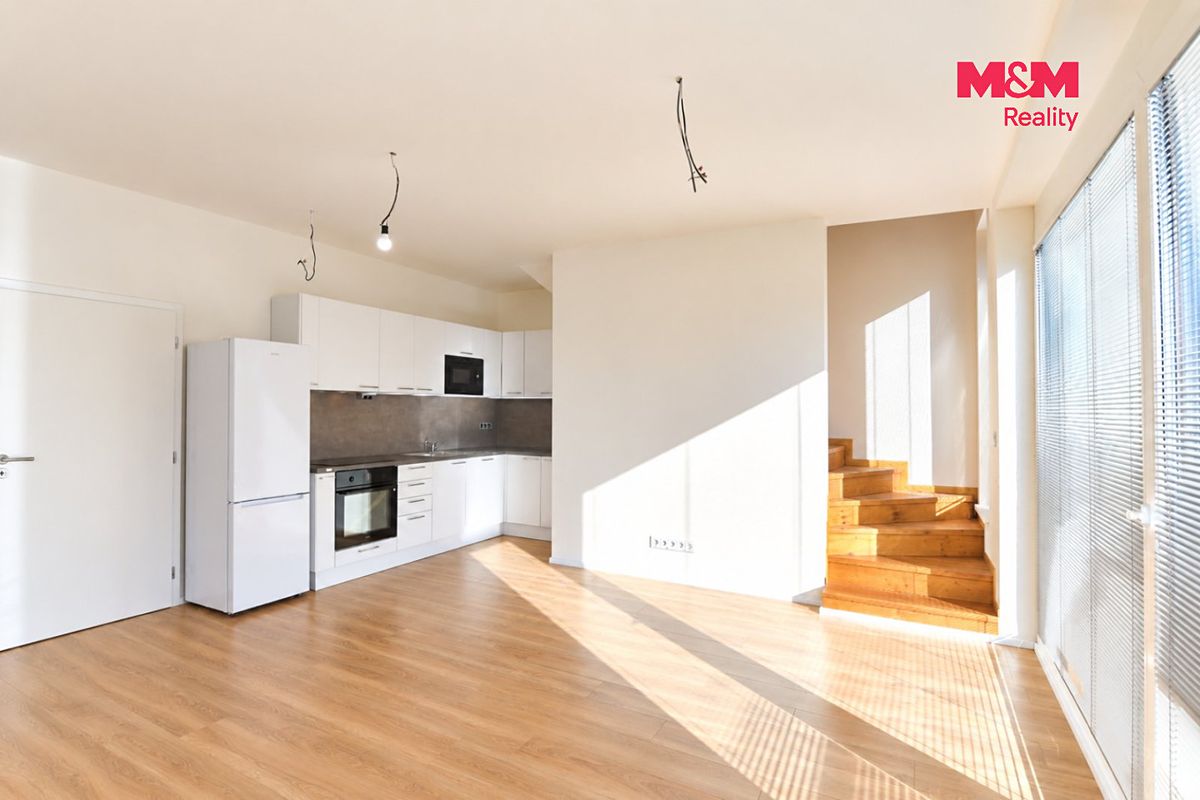 Pronájem rodinného domu 87 m², pozemek 200 m² – fotografie 2