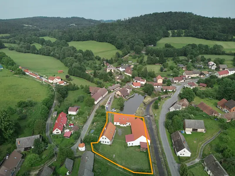 Prodej rodinného domu 450 m², pozemek 2500 m², Čmelíny – náhled fotky 3