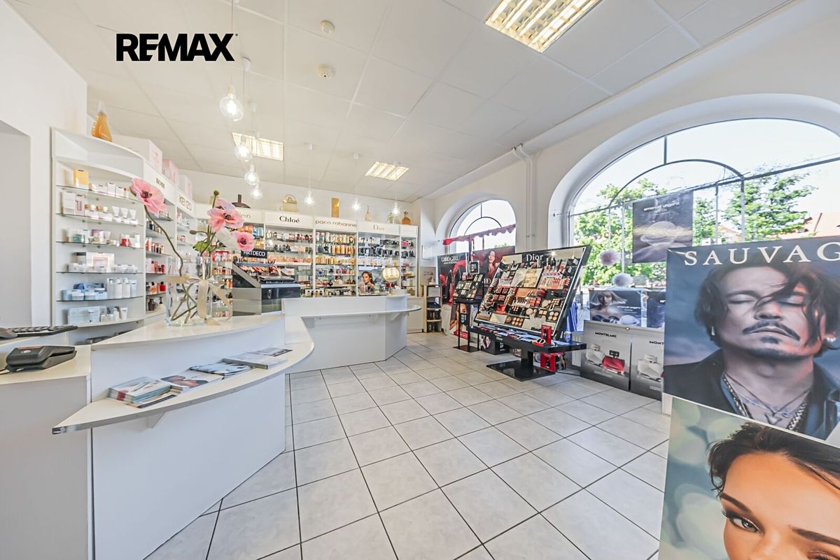 Pronájem obchodního prostoru 42 m² – fotografie 2