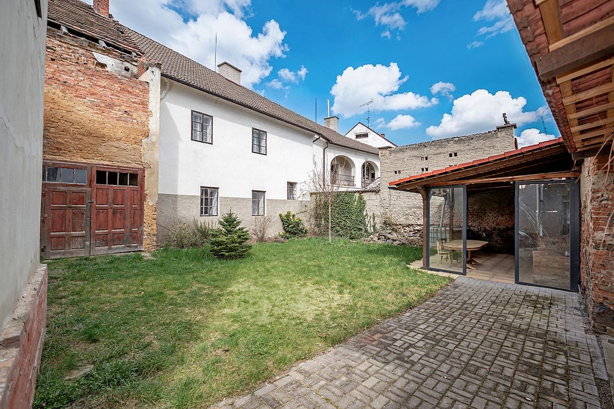 Prodej činžovního domu 240 m² – fotografie 2