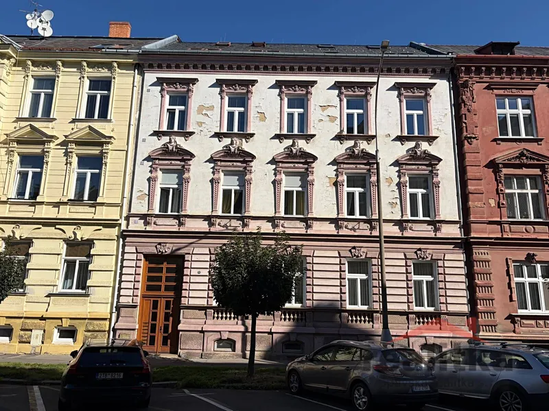 Prodej velkého bytu 2+1 s balkonem a komorou na Lidické ulic