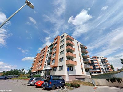 Pronájem garážového stání 12 m²