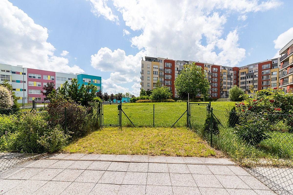 Pronájem bytu 1+kk 29 m² – fotografie 2