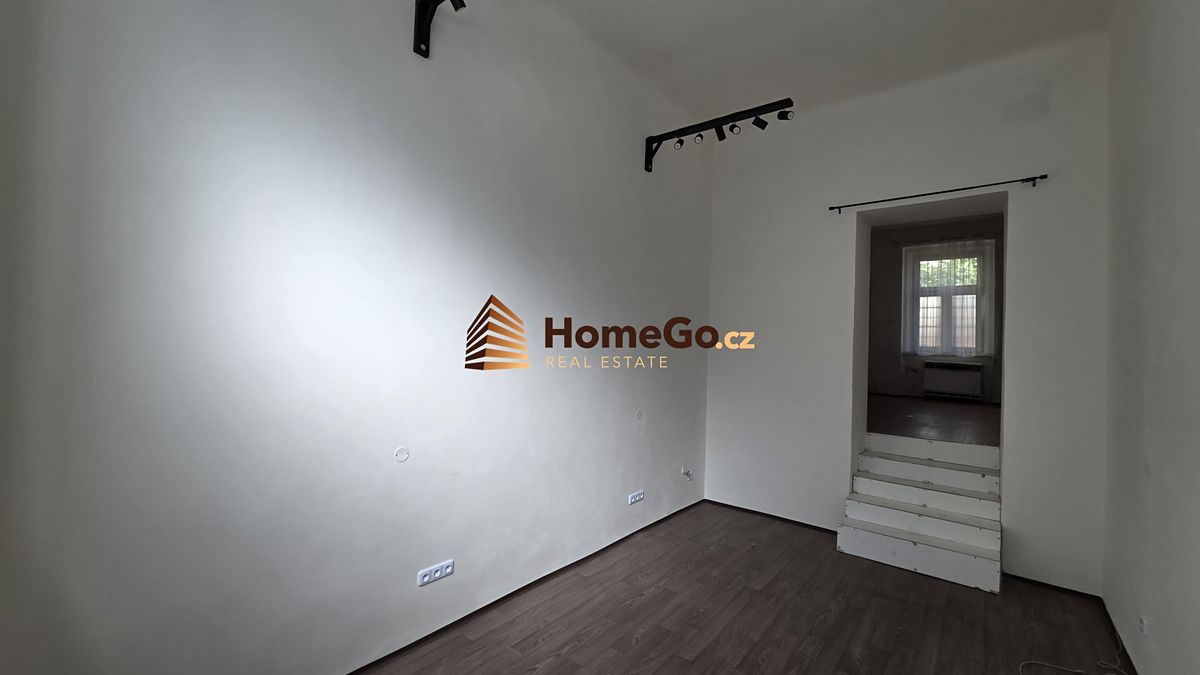 Pronájem obchodního prostoru 33 m² – fotografie 3