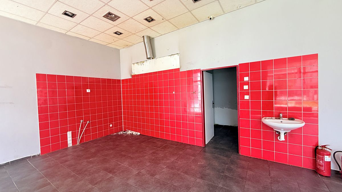 Pronájem obchodního prostoru 85 m² – fotografie 3