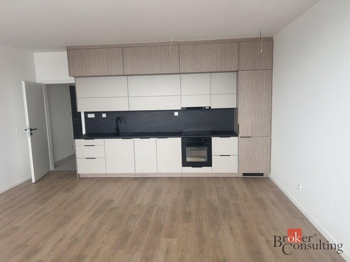Pronájem bytu 2+kk 60 m² – fotografie 2