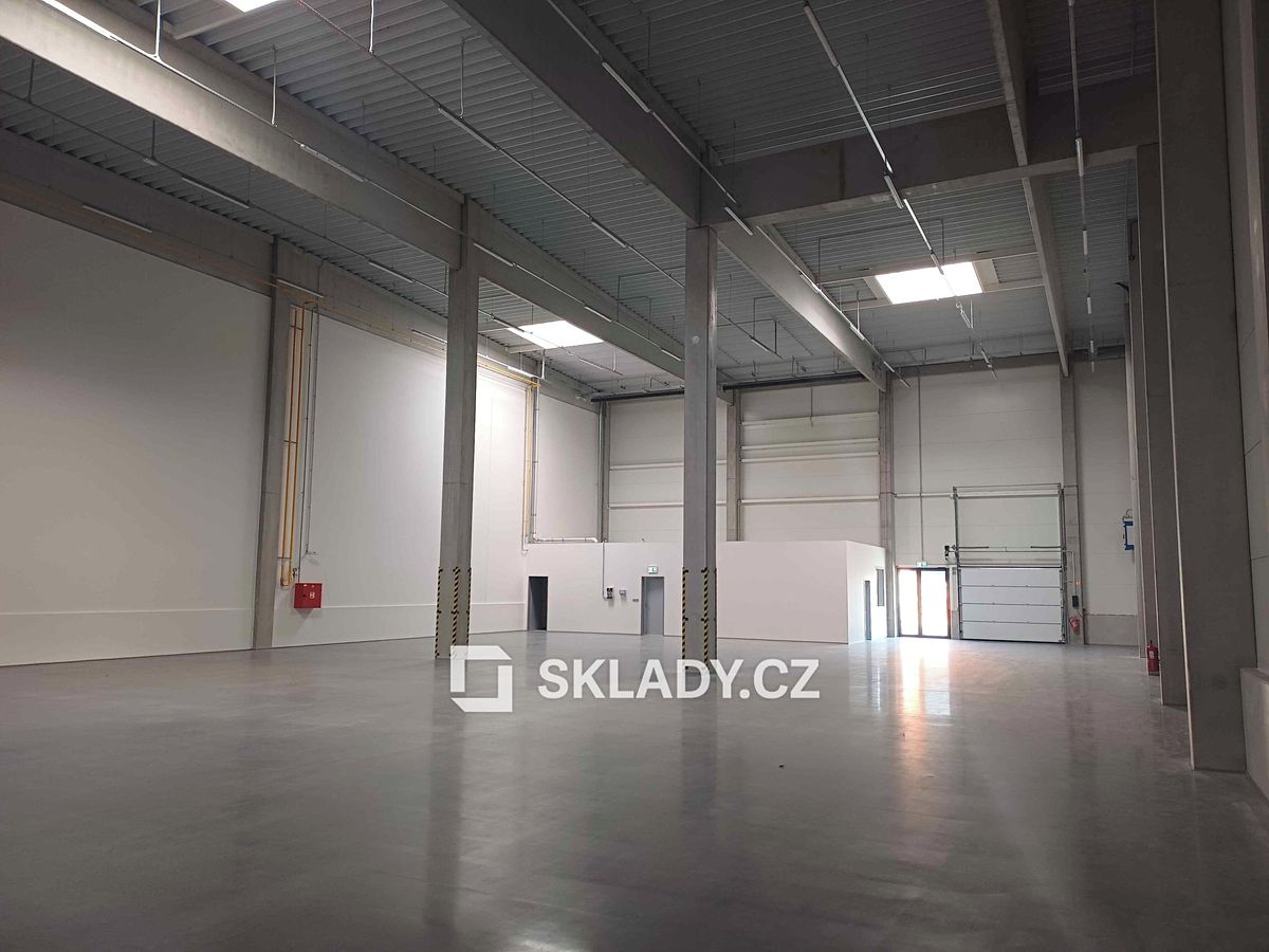 Pronájem skladového prostoru 874 m² – fotografie 3