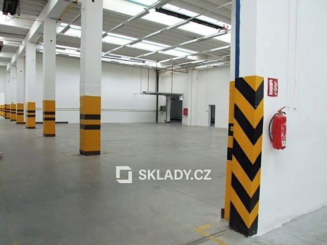 Pronájem skladového prostoru 1700 m² – fotografie 3