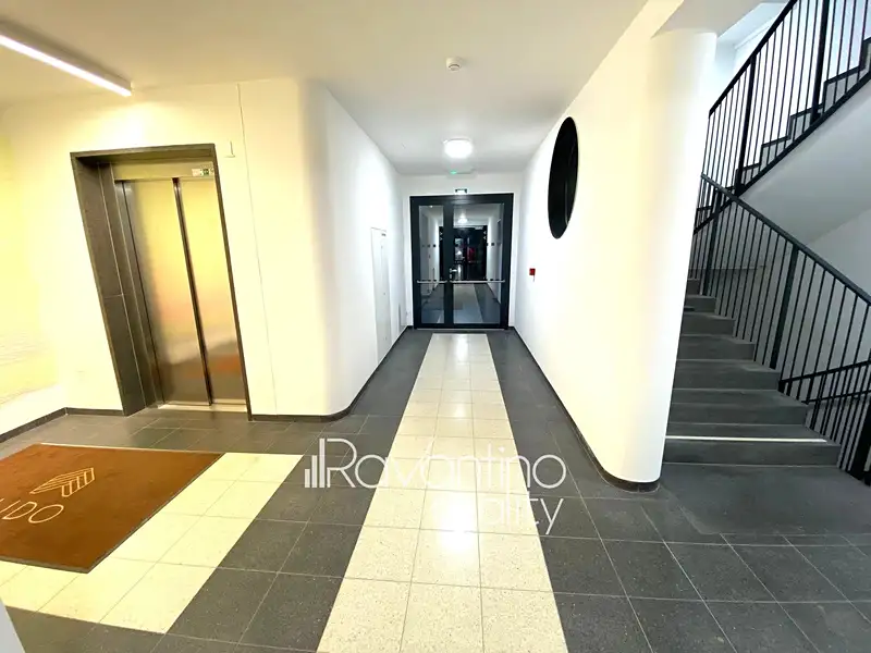 Pronájem bytu 1+kk 38 m², Brno – náhled fotky 2