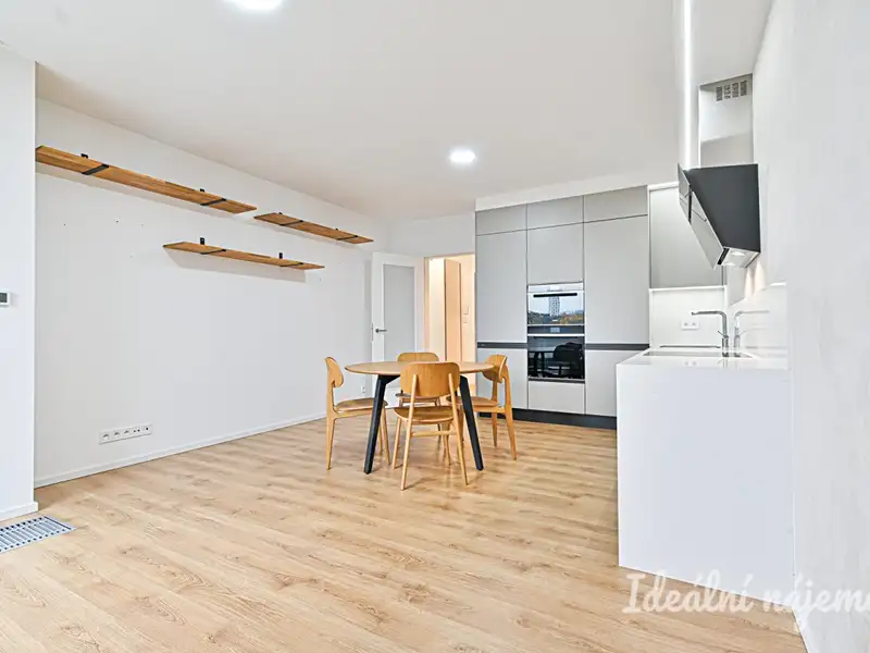 Pronájem bytu 2+kk 55 m², Brno – náhled fotky 3