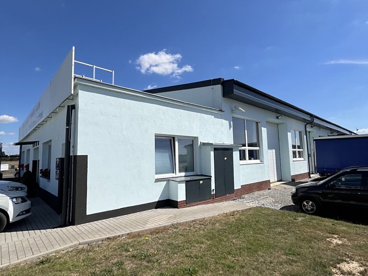 Комерційне приміщення в оренду, 240 м² (1 з 7)