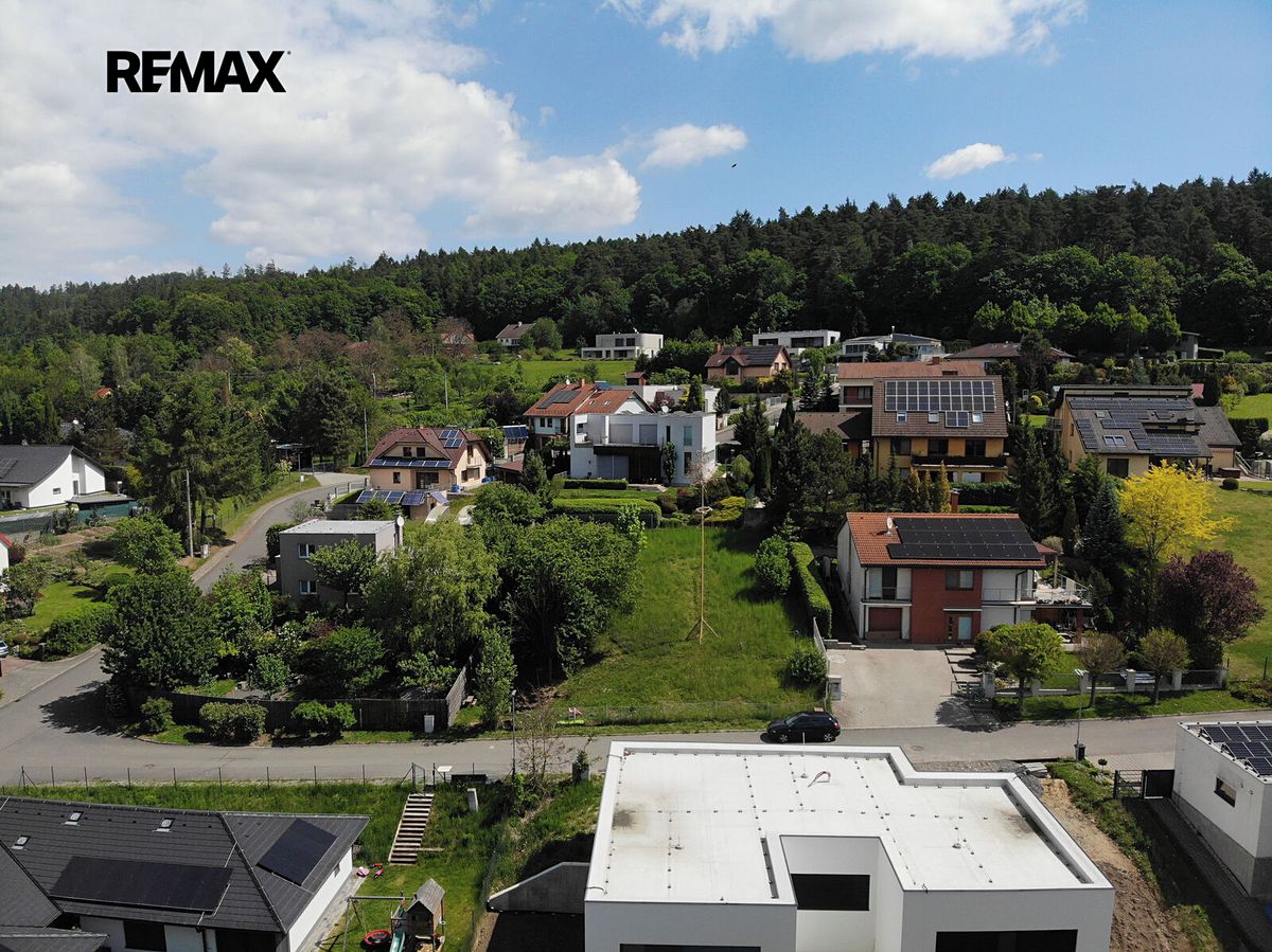 Prodej stavebního pozemku 757 m² – fotografie 3