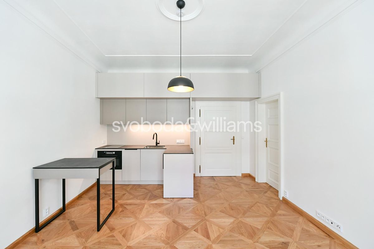 Pronájem bytu 2+kk 38 m² – fotografie 2