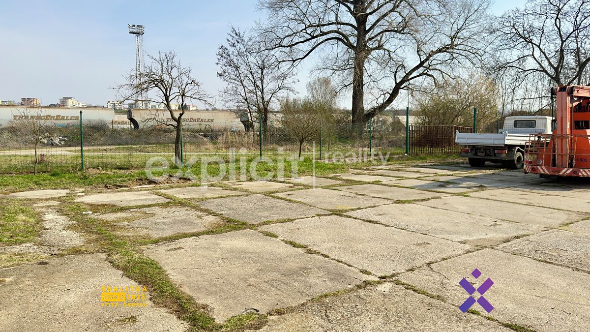 Pronájem komerčního pozemku 100 m² – fotografie 2