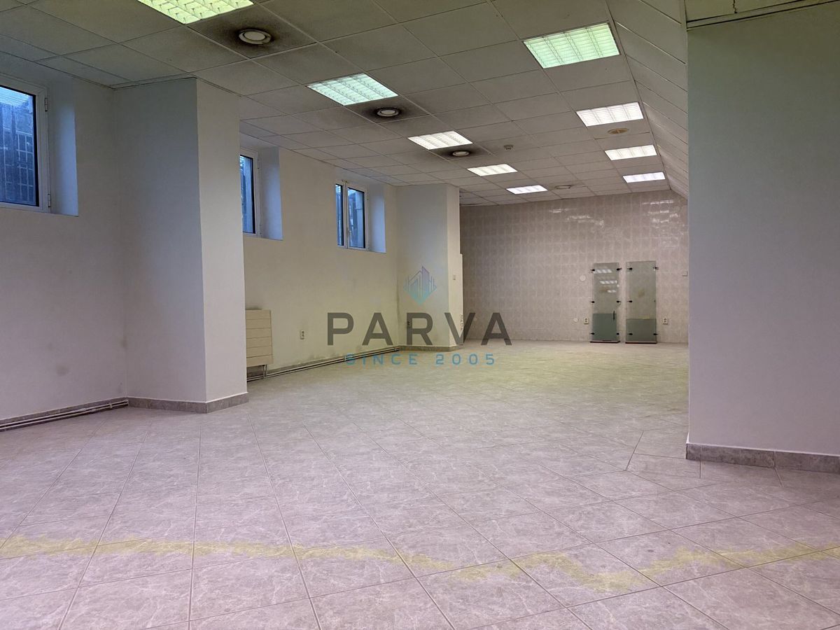 Pronájem obchodního prostoru 150 m² – fotografie 2
